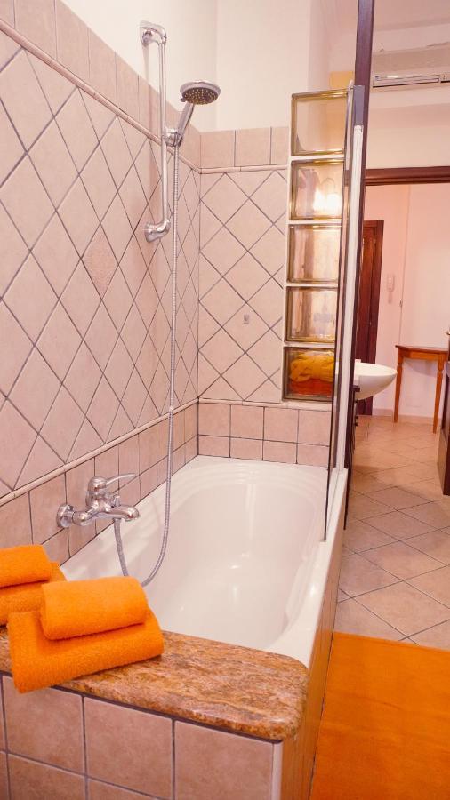 Pm 12 Via Achille Grandi Guest House อาลเกโร ภายนอก รูปภาพ